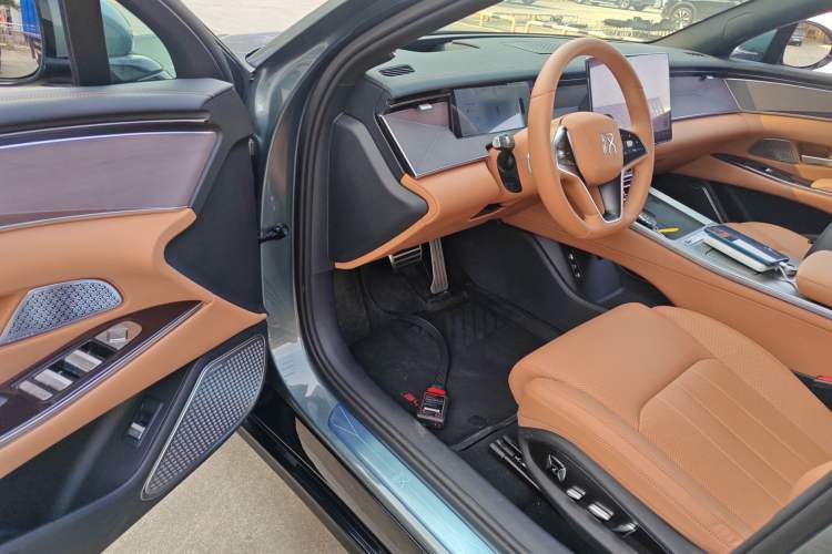 Used BYD Han L 2025 DM-p Four-Wheel-Drive LiDAR Flagship Model Interior 3