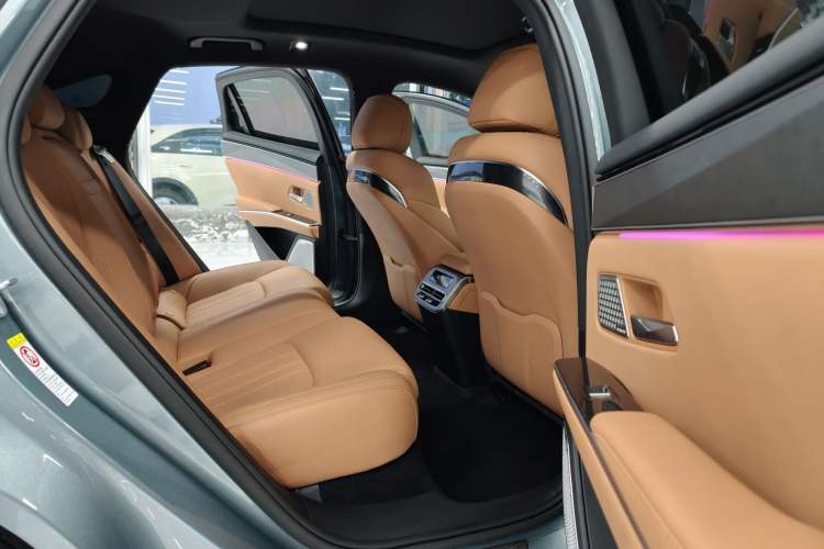 Used BYD Han L 2025 EV 701KM LiDAR Deluxe Edition Interior 5