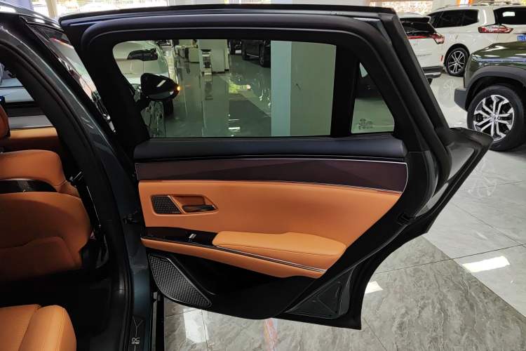 Used BYD Han L 2025 DM-p Four-Wheel-Drive LiDAR Flagship Model Interior 6