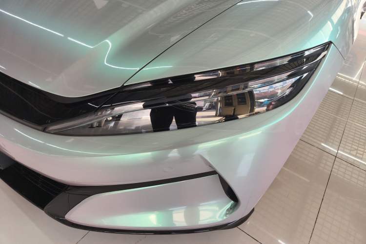 Used BYD Han L 2025 DM-p Four-Wheel-Drive LiDAR Flagship Model Left Front Headlight