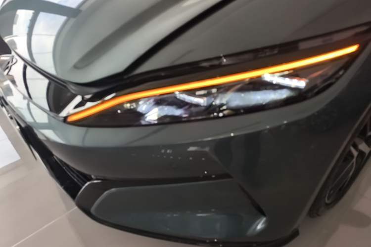 Used BYD Han L 2025 DM-p Four-Wheel-Drive LiDAR Flagship Model Left Front Headlight