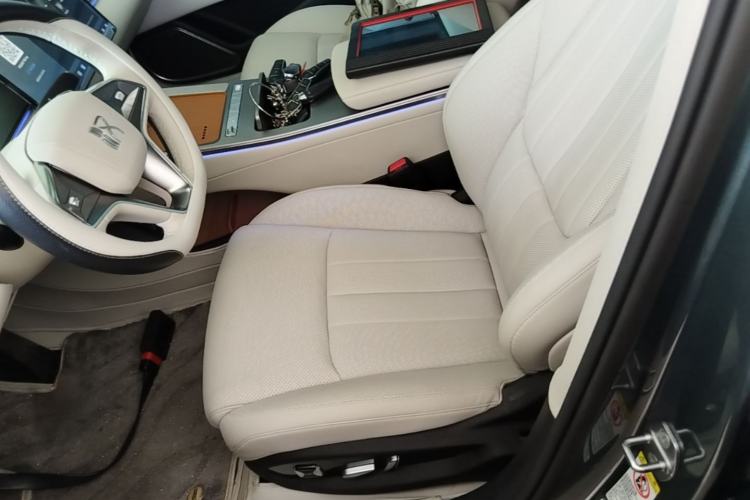 Used BYD Han L 2025 EV 701KM LiDAR Deluxe Edition Left Front Seat