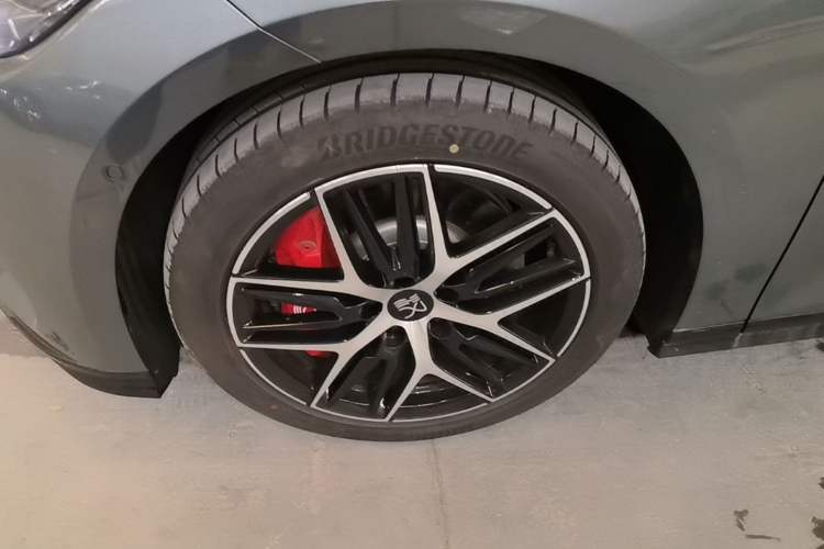 Used BYD Han L 2025 DM-p Four-Wheel-Drive LiDAR Flagship Model Left Front Wheel Hub