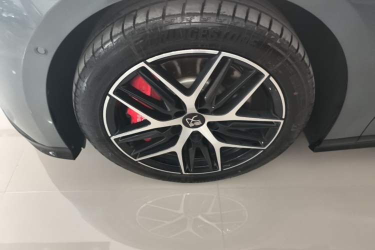 Used BYD Han L 2025 DM-p Four-Wheel-Drive LiDAR Flagship Model Left Front Wheel Hub