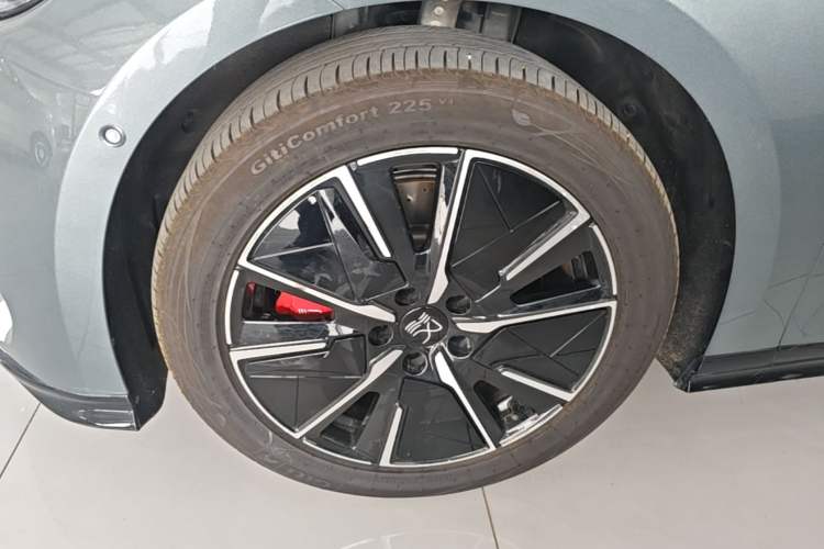 Used BYD Han L 2025 EV 701KM LiDAR Deluxe Edition Left Front Wheel Hub