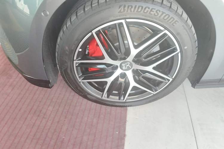 Used BYD Han L 2025 DM-p Four-Wheel-Drive LiDAR Flagship Model Left Front Wheel Hub