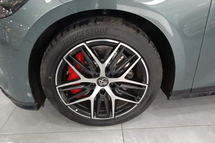 Used BYD Han L 2025 DM-p Four-Wheel-Drive LiDAR Flagship Model Left Front Wheel Hub