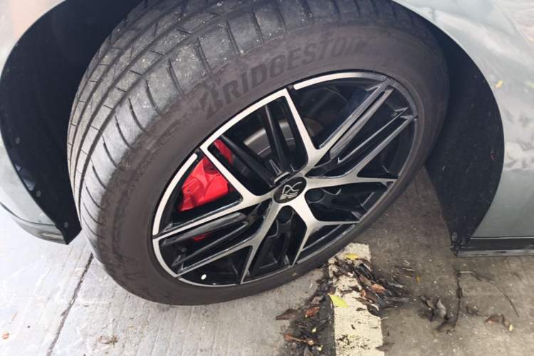 Used BYD Han L 2025 DM-p Four-Wheel-Drive LiDAR Flagship Model Left Front Wheel Hub