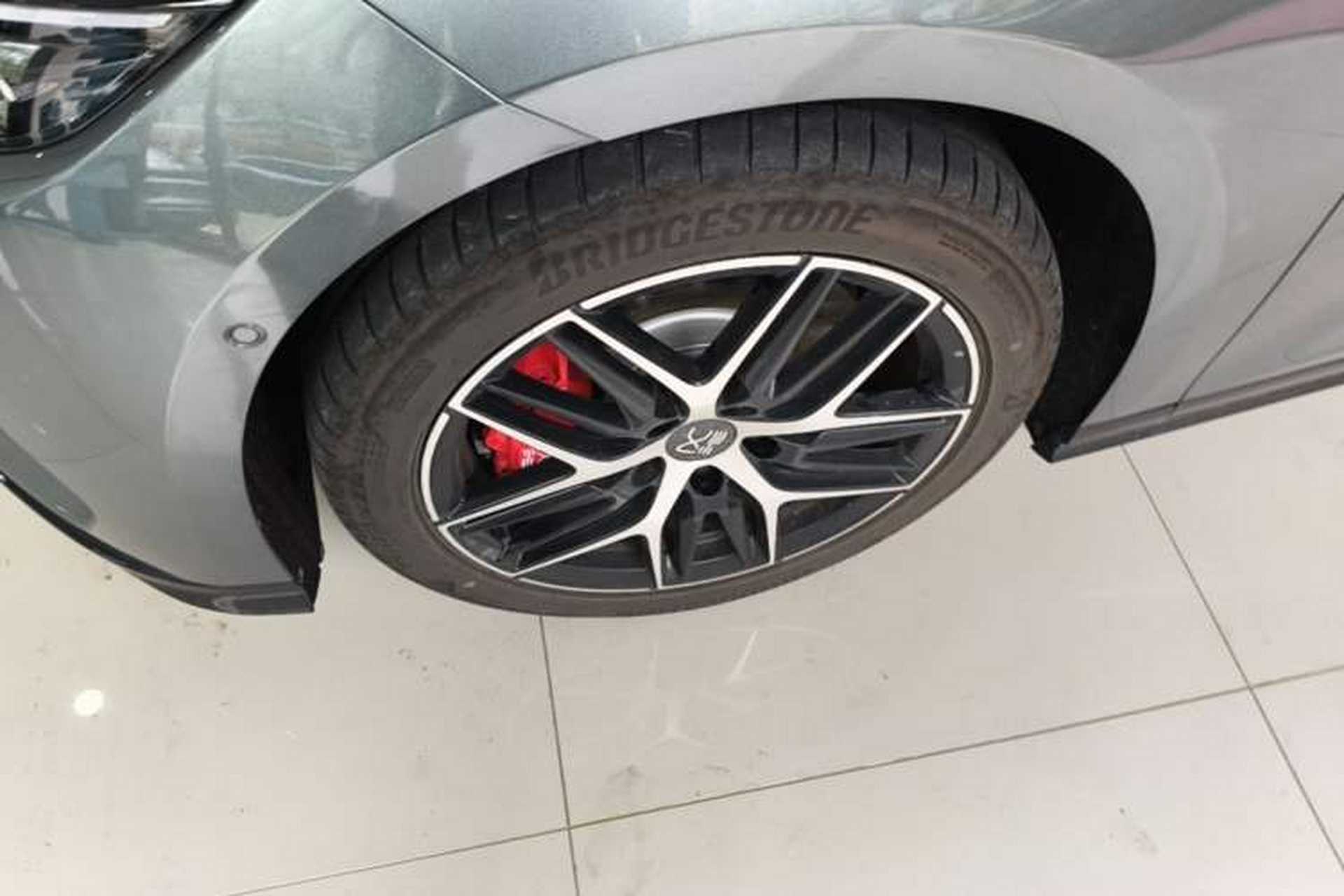Used BYD Han L 2025 DM-p Four-Wheel-Drive LiDAR Flagship Model Left Front Wheel Hub