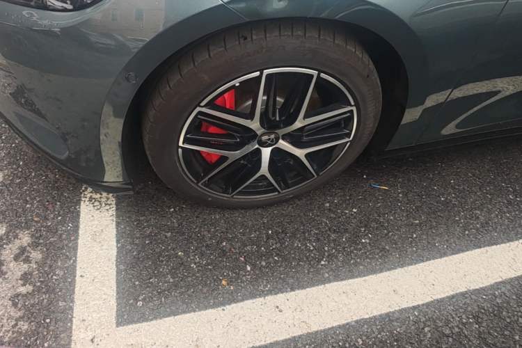 Used BYD Han L 2025 DM-p Four-Wheel-Drive LiDAR Flagship Model Left Front Wheel Hub
