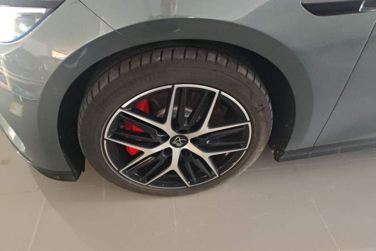 Used BYD Han L 2025 DM-p Four-Wheel-Drive LiDAR Flagship Model Left Front Wheel Hub