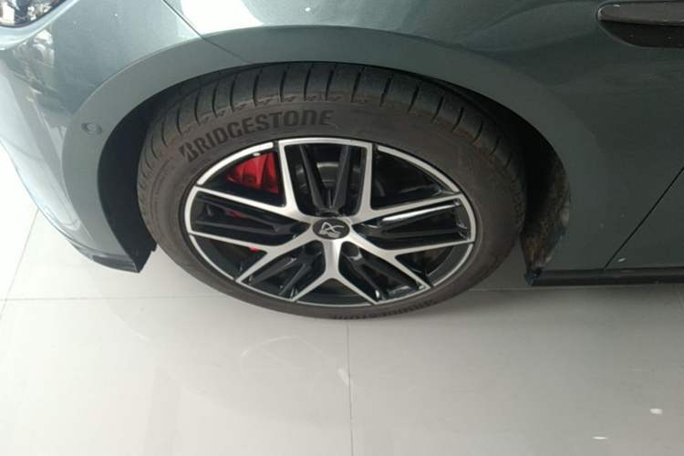 Used BYD Han L 2025 DM-p Four-Wheel-Drive LiDAR Flagship Model Left Front Wheel Hub