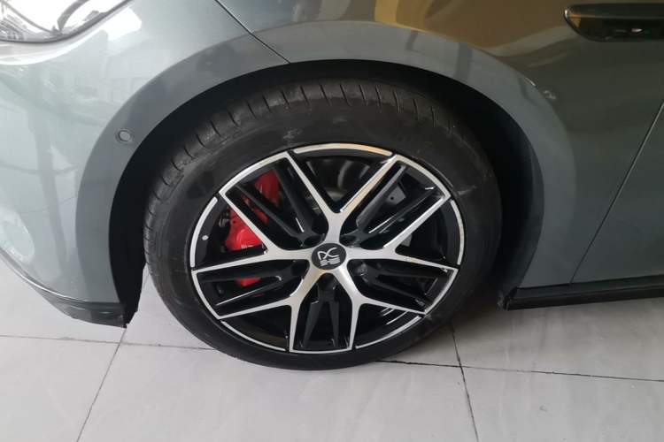 Used BYD Han L 2025 DM-p Four-Wheel-Drive LiDAR Flagship Model Left Front Wheel Hub