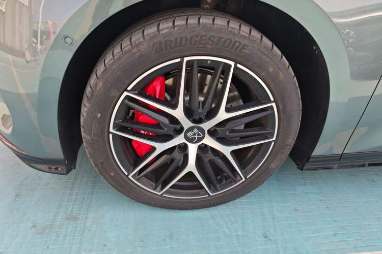 Used BYD Han L 2025 DM-p Four-Wheel-Drive LiDAR Flagship Model Left Front Wheel Hub