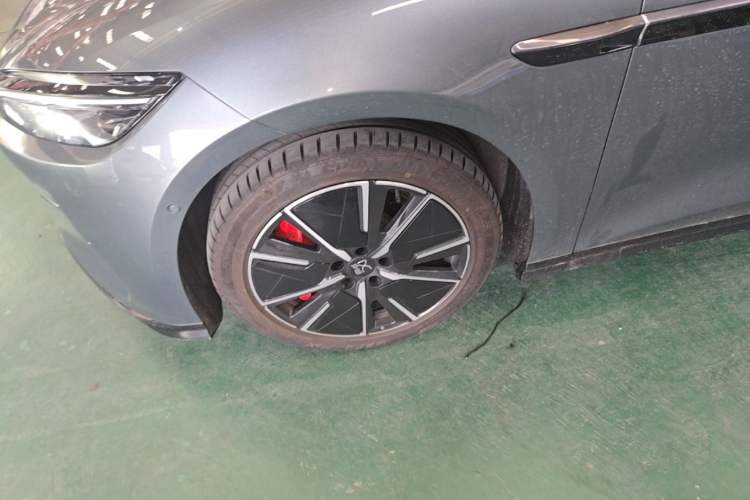 Used BYD Han L 2025 EV 701KM LiDAR Deluxe Edition Left Front Wheel Hub
