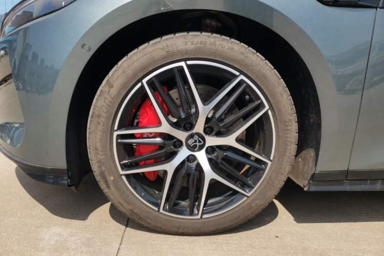 Used BYD Han L 2025 DM-p Four-Wheel-Drive LiDAR Flagship Model Left Front Wheel Hub