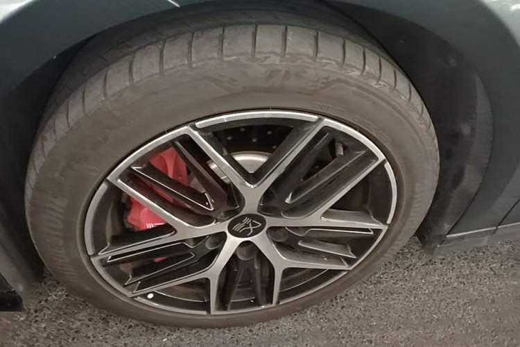 Used BYD Han L 2025 DM-p Four-Wheel-Drive LiDAR Flagship Model Left Front Wheel Hub