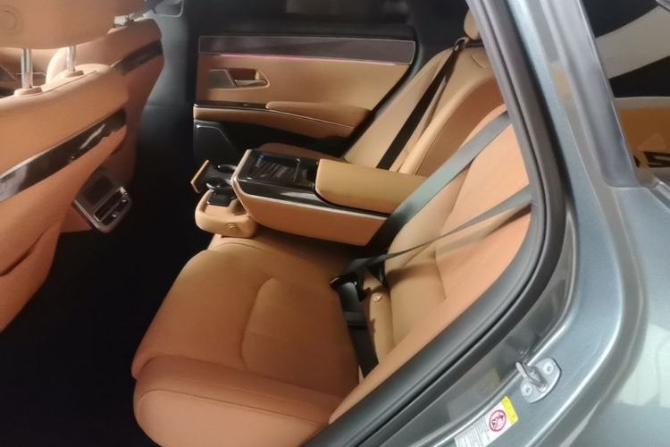 Used BYD Han L 2025 DM-p Four-Wheel-Drive LiDAR Flagship Model Left Rear Seat