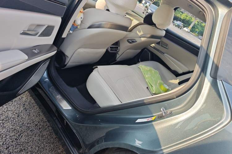 Used BYD Han L 2025 DM-i 200km LiDAR Flagship Model Left Rear Seat