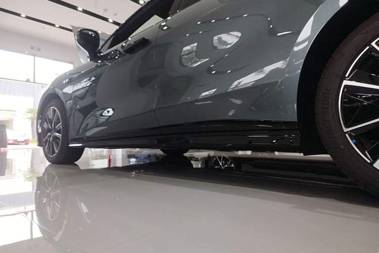 Used BYD Han L 2025 DM-i 200km LiDAR Flagship Model Left Side Sill