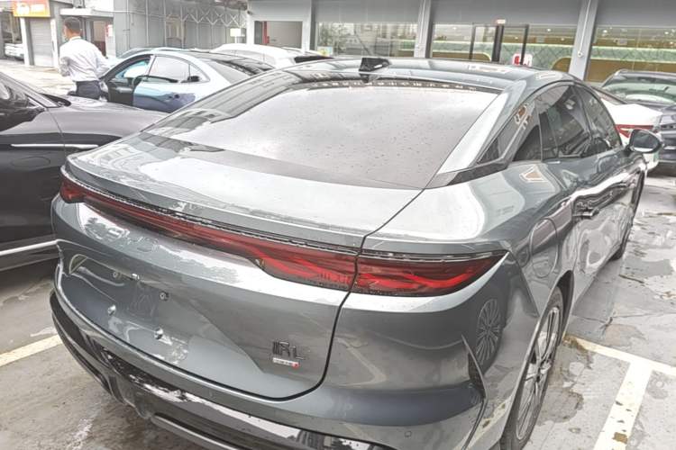 Used BYD Han L 2025 DM-i 200KM LiDAR Luxury Model Rear Right 45 Deg