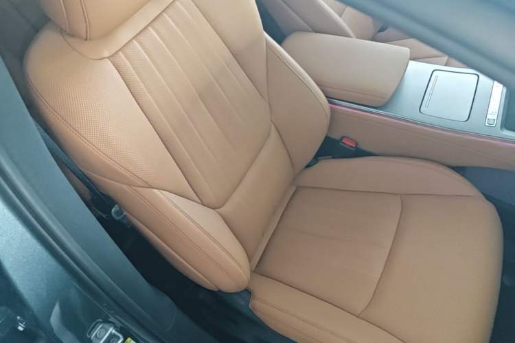 Used BYD Han L 2025 EV 701KM LiDAR Deluxe Edition Right Front Seat