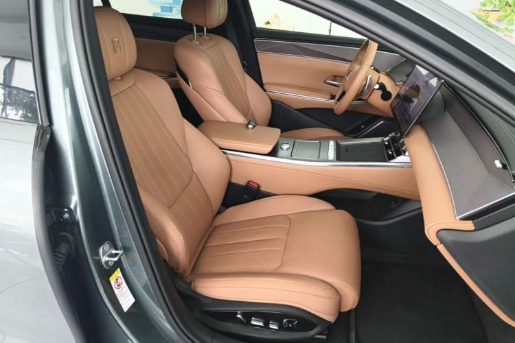 Used BYD Han L 2025 DM-p Four-Wheel-Drive LiDAR Flagship Model Right Front Seat
