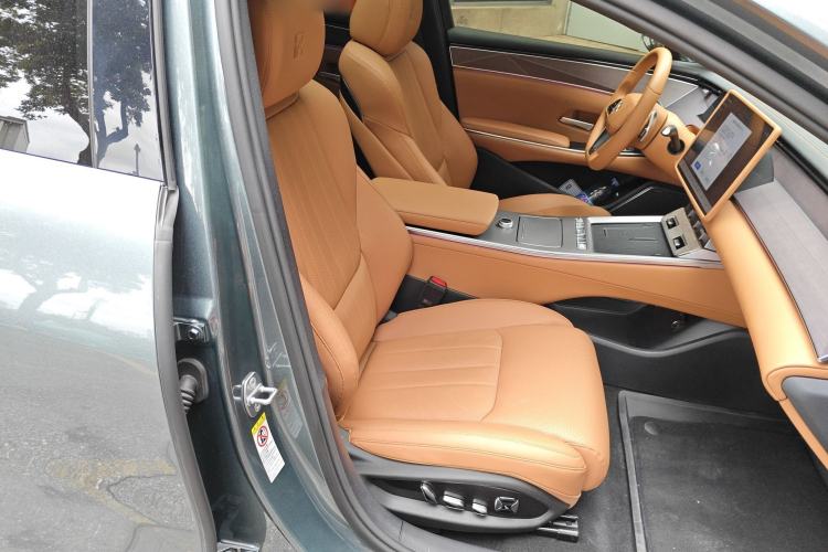Used BYD Han L 2025 DM-i 200KM LiDAR Luxury Model Right Front Seat