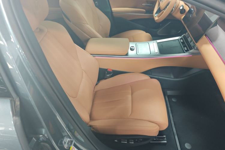Used BYD Han L 2025 DM-p Four-Wheel-Drive LiDAR Flagship Model Right Front Seat