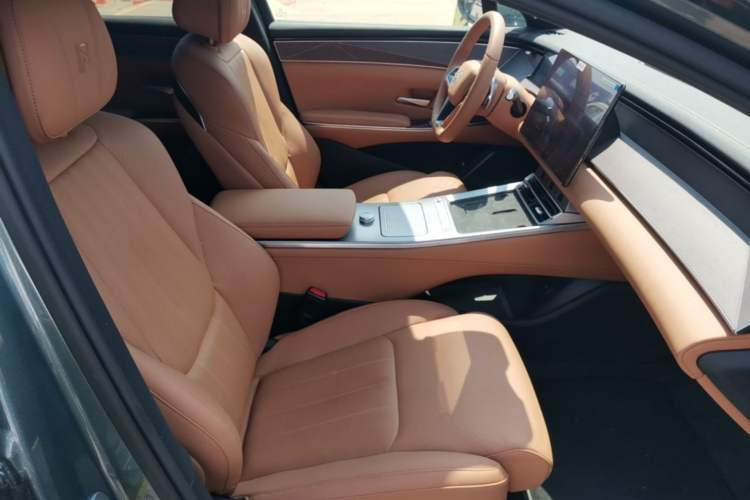 Used BYD Han L 2025 DM-p Four-Wheel-Drive LiDAR Flagship Model Right Front Seat