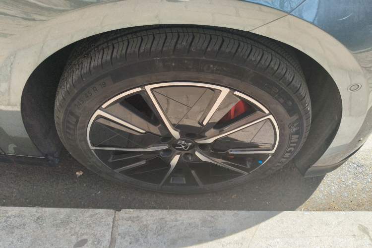 Used BYD Han L 2025 EV 701 km LiDAR Flagship Edition Right Front Wheel Hub