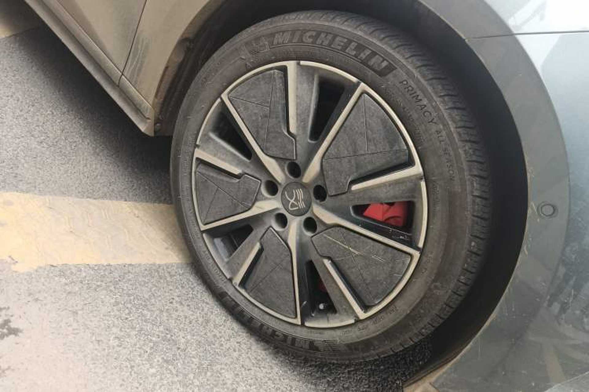 Used BYD Han L 2025 EV 701 km LiDAR Flagship Edition Right Front Wheel Hub