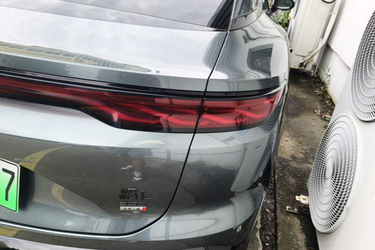 Used BYD Han L 2025 DM-p Four-Wheel-Drive LiDAR Flagship Model Right Rear Taillight