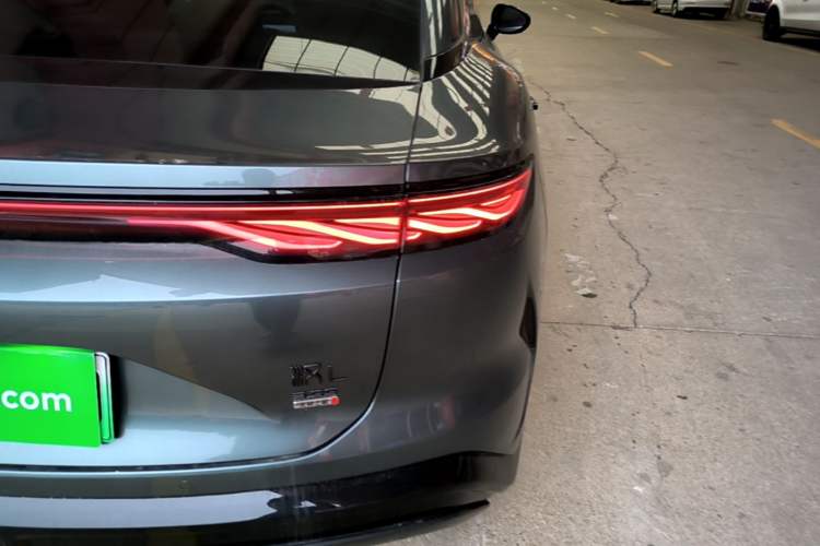 Used BYD Han L 2025 DM-p Four-Wheel-Drive LiDAR Flagship Model Right Rear Taillight