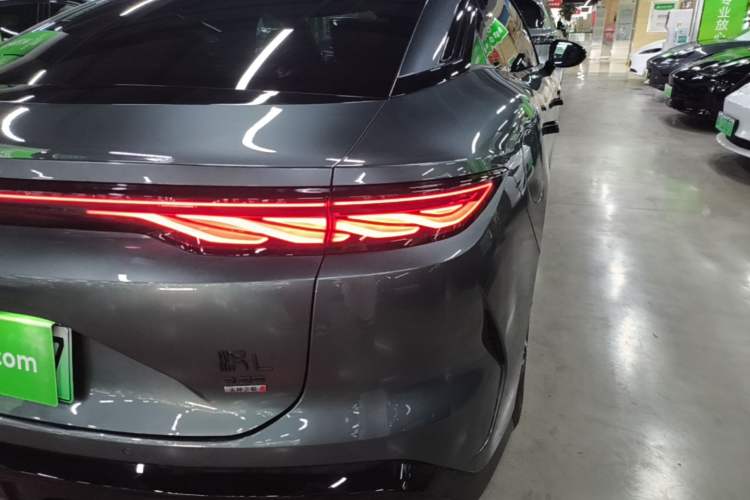 Used BYD Han L 2025 DM-p Four-Wheel-Drive LiDAR Flagship Model Right Rear Taillight
