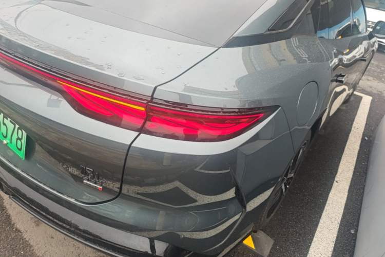 Used BYD Han L 2025 DM-p Four-Wheel-Drive LiDAR Flagship Model Right Rear Taillight