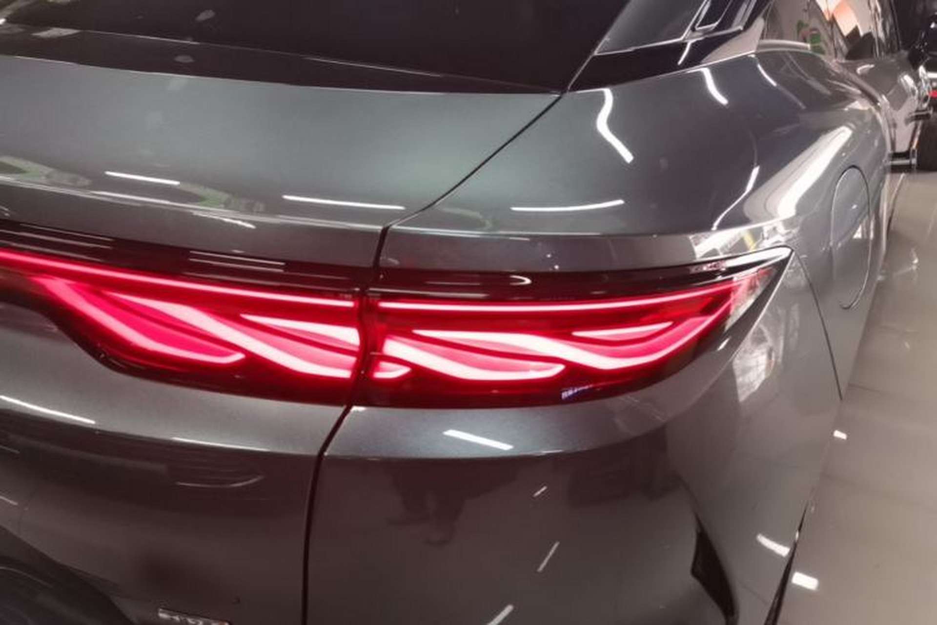 Used BYD Han L 2025 DM-p Four-Wheel-Drive LiDAR Flagship Model Right Rear Taillight