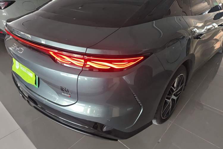 Used BYD Han L 2025 DM-p Four-Wheel-Drive LiDAR Flagship Model Right Rear Taillight