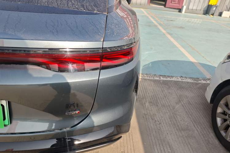 Used BYD Han L 2025 DM-p Four-Wheel-Drive LiDAR Flagship Model Right Rear Taillight