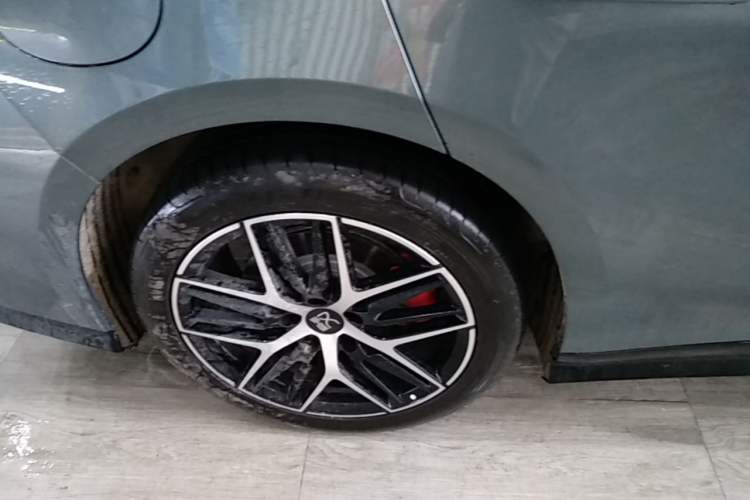 Used BYD Han L 2025 DM-p Four-Wheel-Drive LiDAR Flagship Model Right Rear Wheel Hub