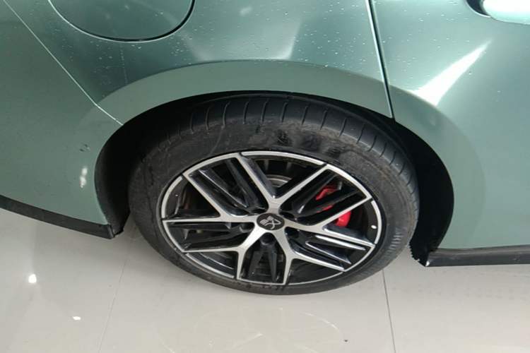Used BYD Han L 2025 EV Four-Wheel Drive LiDAR Flagship Model Right Rear Wheel Hub