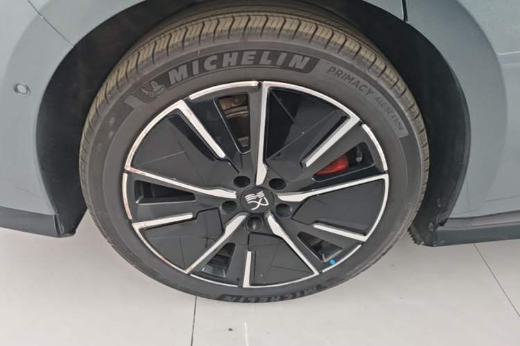 Used BYD Han L 2025 EV 701KM LiDAR Deluxe Edition Right Rear Wheel Hub