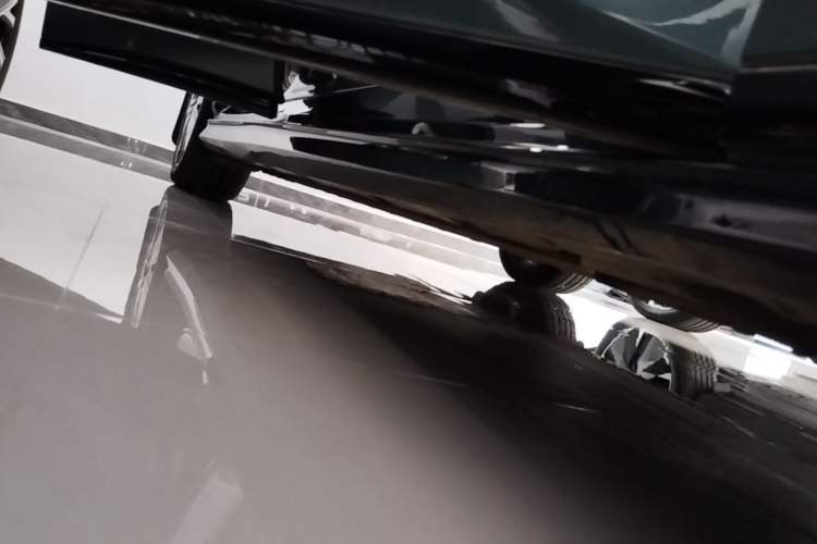 Used BYD Han L 2025 EV 701KM LiDAR Deluxe Edition Right Side Sill