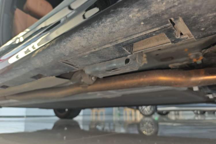 Used BYD Han L 2025 DM-p Four-Wheel-Drive LiDAR Flagship Model Right Side Sill