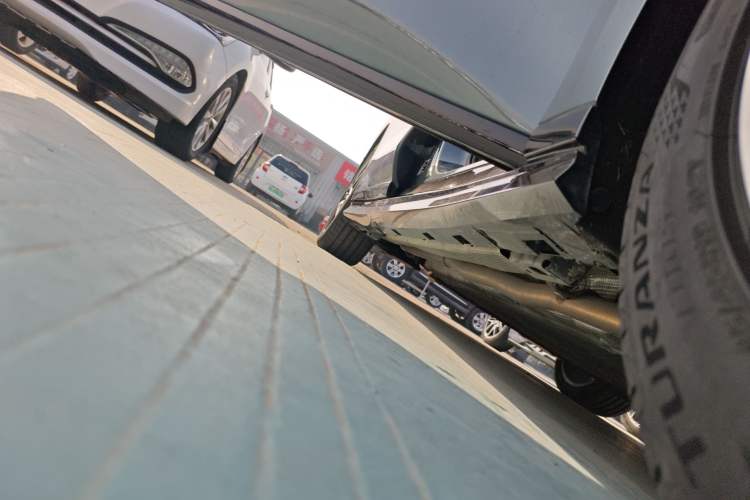 Used BYD Han L 2025 DM-p Four-Wheel-Drive LiDAR Flagship Model Right Side Sill