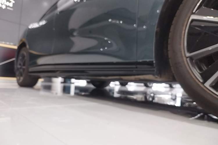 Used BYD Han L 2025 DM-i 200km LiDAR Flagship Model Right Side Sill