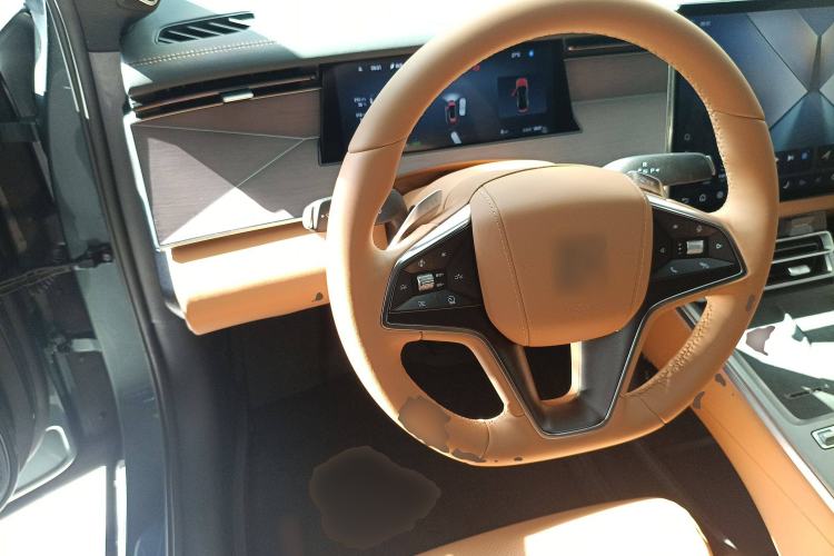 Used BYD Han L 2025 DM-p Four-Wheel-Drive LiDAR Flagship Model Steering Wheel