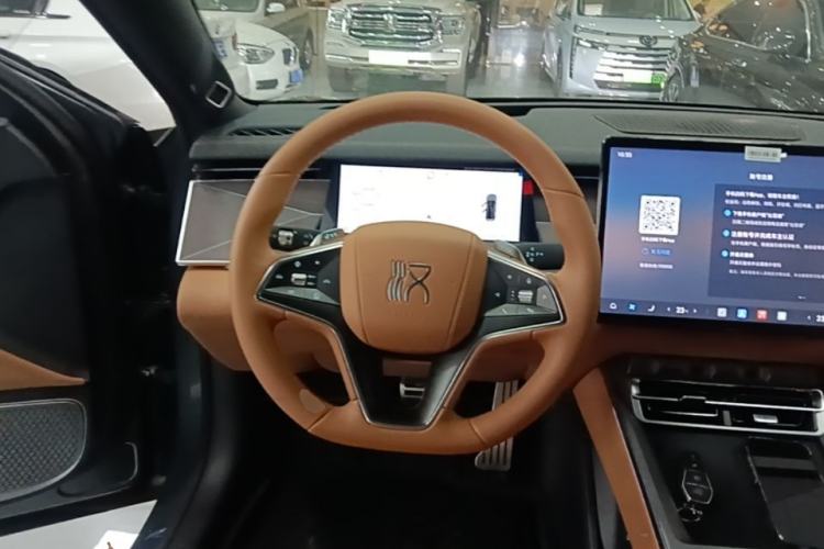 Used BYD Han L 2025 DM-p Four-Wheel-Drive LiDAR Flagship Model Steering Wheel
