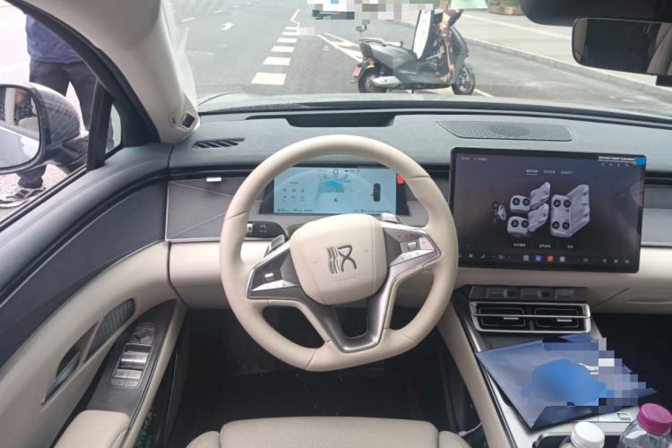 Used BYD Han L 2025 EV 701 km LiDAR Flagship Edition Steering Wheel