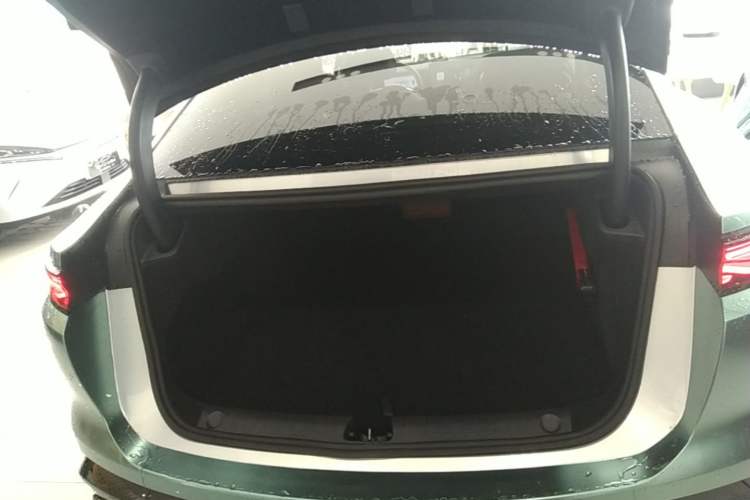 Used BYD Han L 2025 EV Four-Wheel Drive LiDAR Flagship Model Trunk